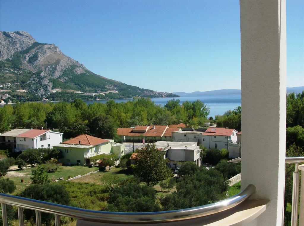 Apartments Ivka Omiš Exteriör bild